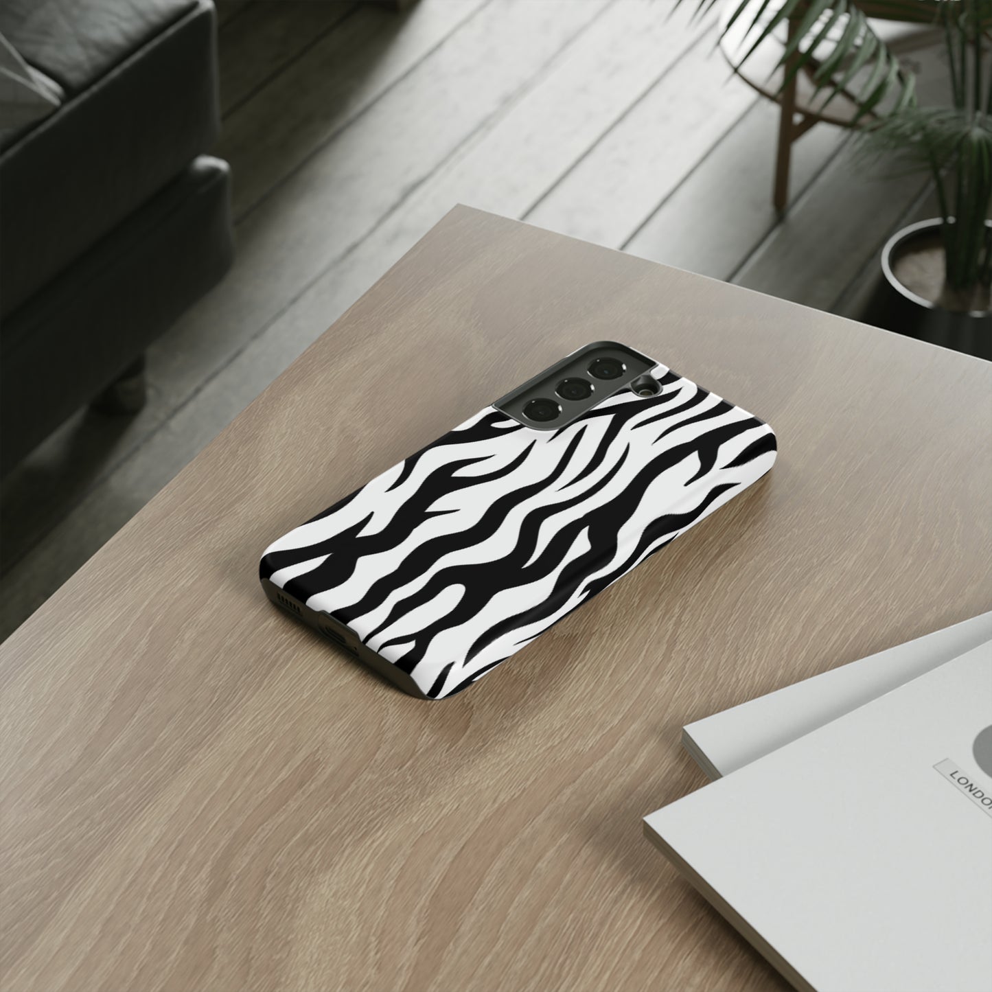 Black and White Camouflaged: 46-Tough Case iPhone series 15 14 13 12 11 X XR XS 8: Google series 7 6 5: Samsung series S23 S22 S21 S20 S10